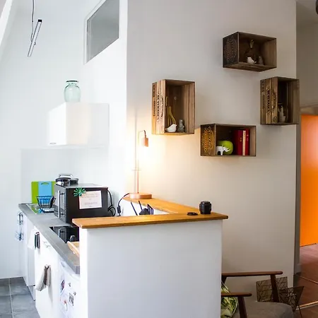 De Jeanne Apartment *